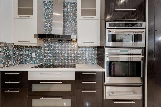 Building Photo - 7044 NW 115th Ct