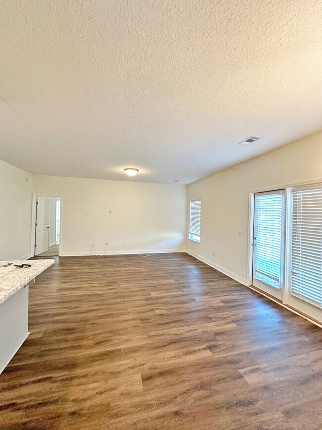 Building Photo - 158 Stout Ln