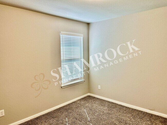 Building Photo - 10233 Driskill Dr