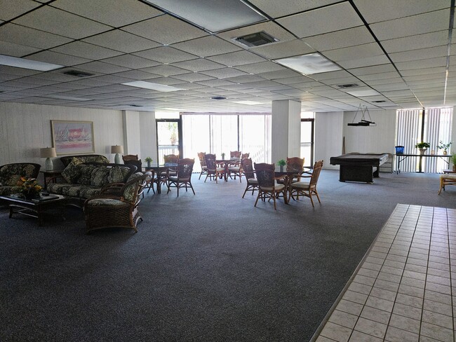 Building Photo - 6218 Palma Del Mar Blvd S