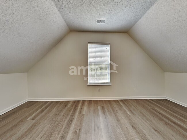 Building Photo - 8527 Ochre Dr