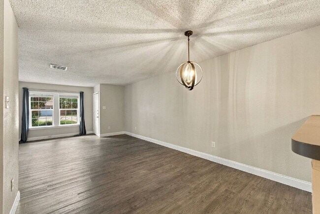 Building Photo - 7203 Timbercreek Dr