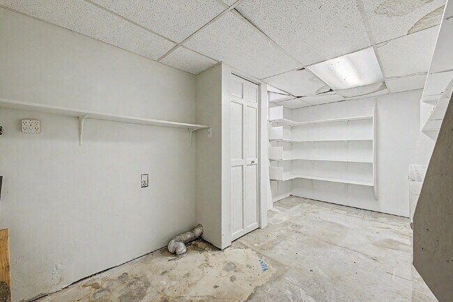 Building Photo - 2519 Danbury Dr