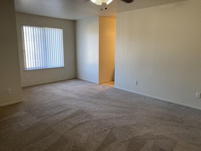 Building Photo - 2917 Snyder Ave