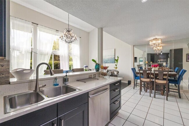 Building Photo - 4265 Brentwood Park Cir