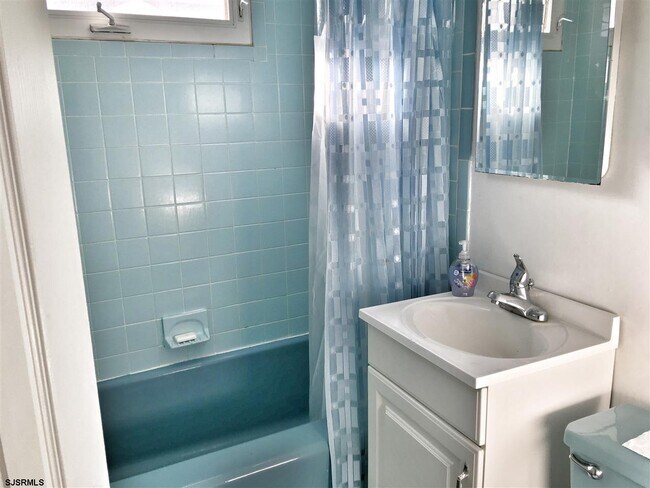 Building Photo - 316 N Vendome Ave