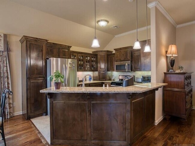 Building Photo - 10724 Masters Cir