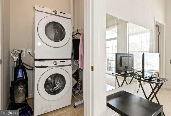 Building Photo - 8116 Rainwater Cir