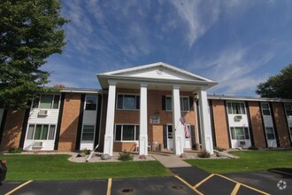 Building Photo - Hilltop