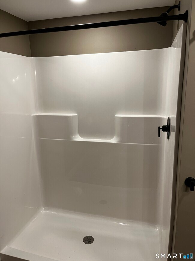 Building Photo - 244 Bigelow Hollow Rd