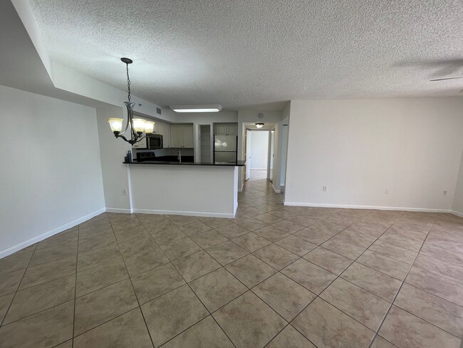 Building Photo - ANNUAL RENTAL - 1ST FLOOR 3 BED / 2 BATH C...