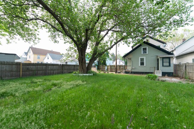 Building Photo - FS 1308-1310 Buhrer Avenue