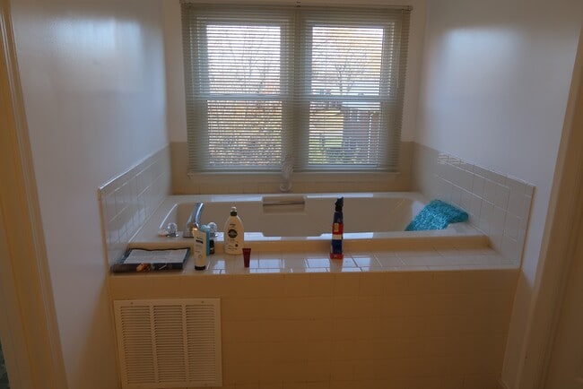 Building Photo - 4501 Deane Ct