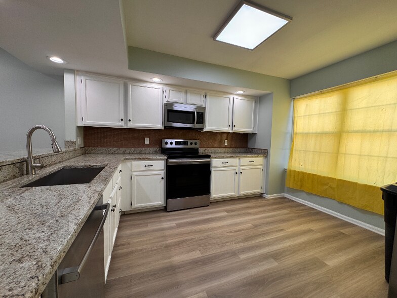 Building Photo - 106 Franklin Ct