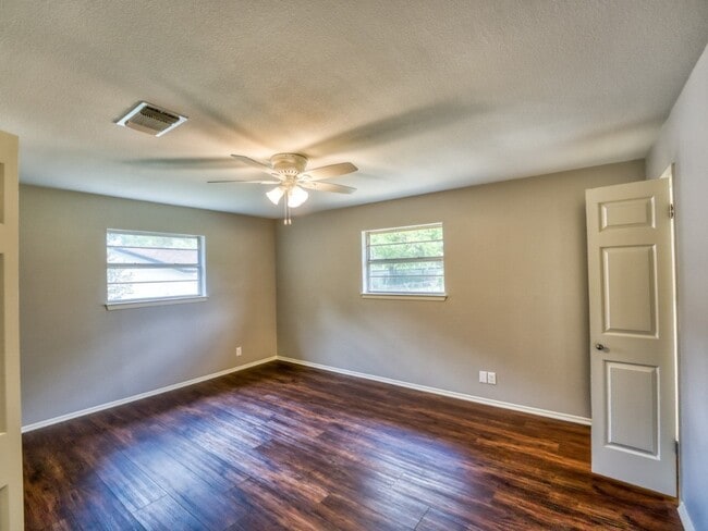 Building Photo - 207 McGee Trail