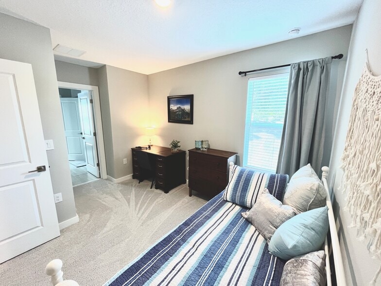 Building Photo - 6307 S Roberts Ave