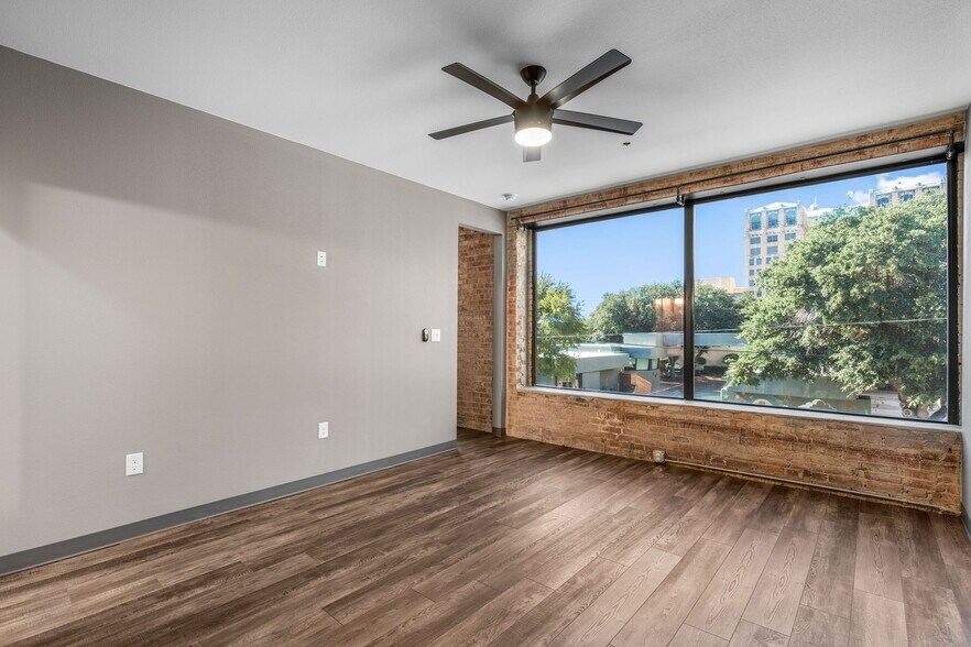 Building Photo - 901 9th St