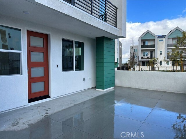 Building Photo - 206 Sash