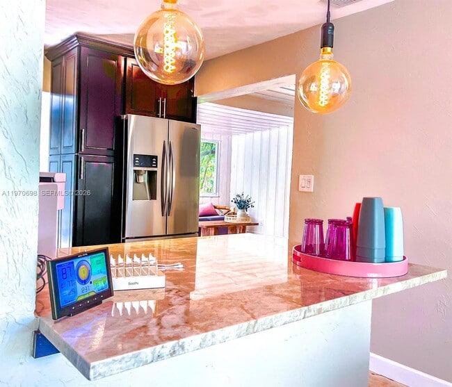 Building Photo - 1130 NE 23rd Pl