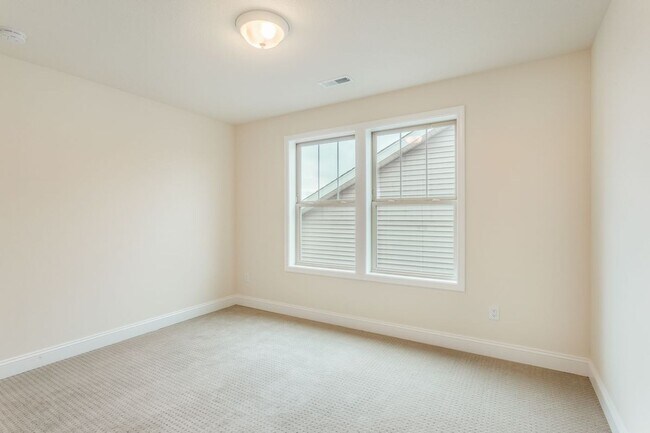 Building Photo - 2307 Lovie Ln