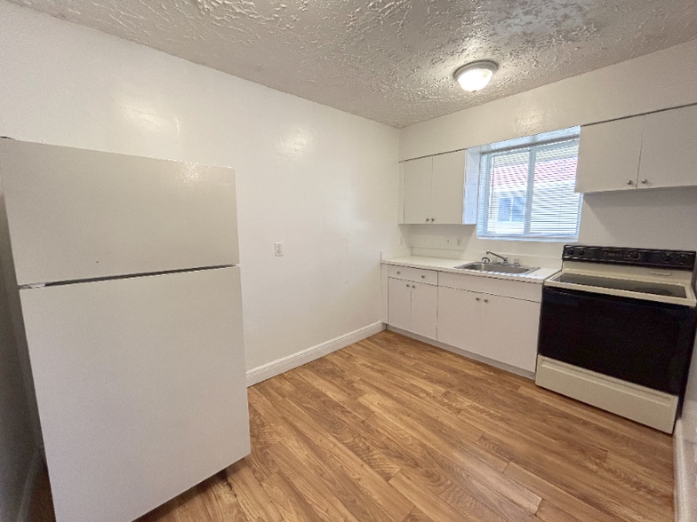 Building Photo - 641 NE 86th St