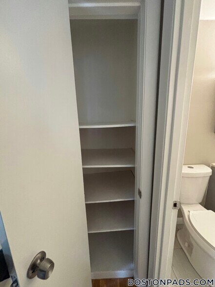 Building Photo - 50 Evergreen St