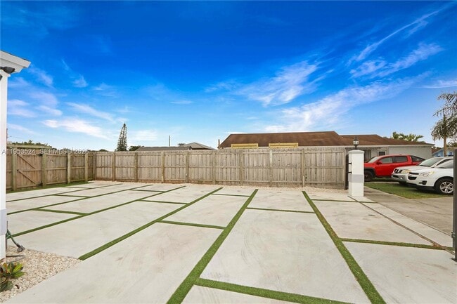 Building Photo - 21049 SW 118th Ave