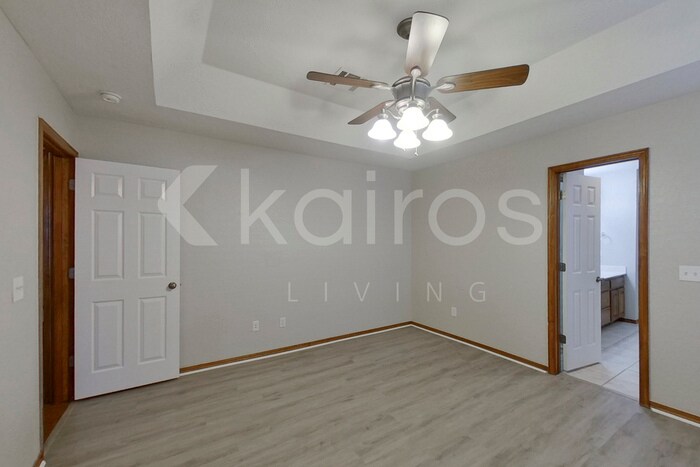 Building Photo - 521 SW 163rd St