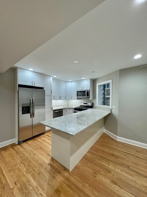 Building Photo - 3647 N Marshfield Ave