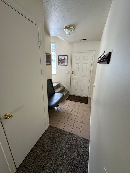 Building Photo - 841 E Arcadia Green Way