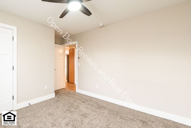 Building Photo - 10545 Old Leo Rd