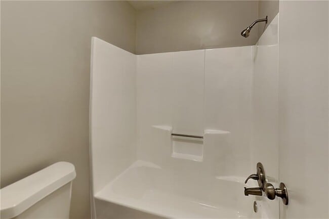 Building Photo - 54 Presidential Dr