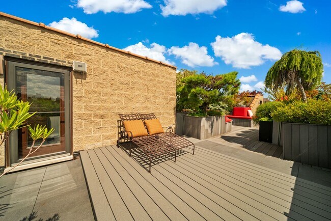 Building Photo - 3444 N Halsted St
