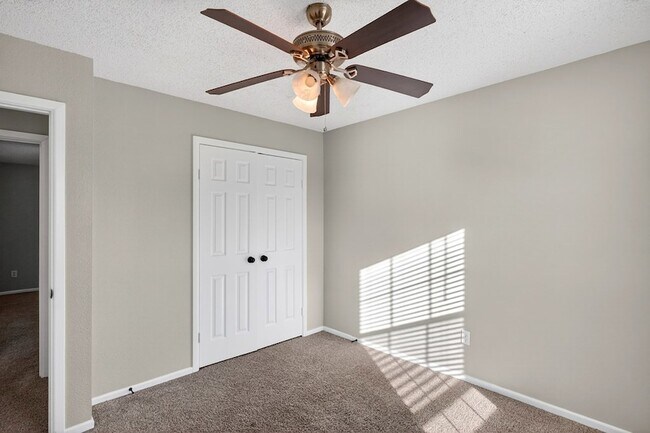 Building Photo - 3222 Preston Dr