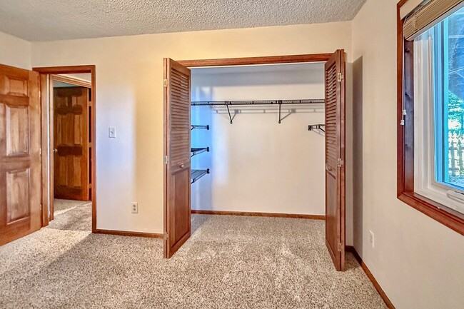 Building Photo - 12182 Heron Dr