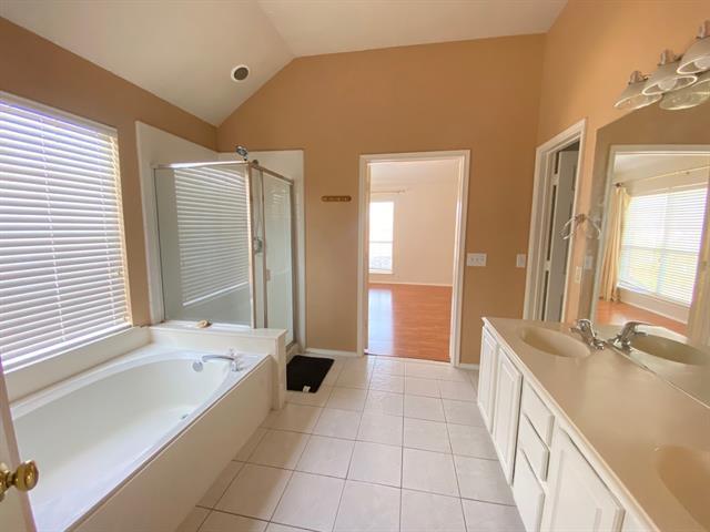 Building Photo - 2217 Hunters Run Dr