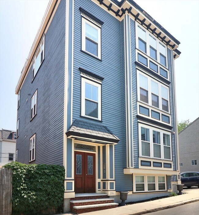Building Photo - 276 Bowen St