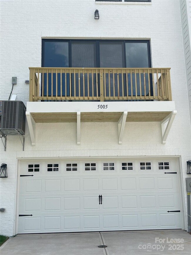 Building Photo - 5005 Layman Dr