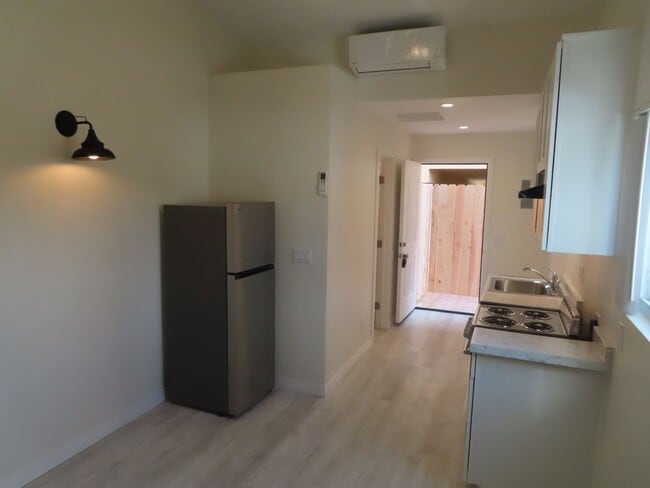Building Photo - Renovated Studio Apartment in La Mesa