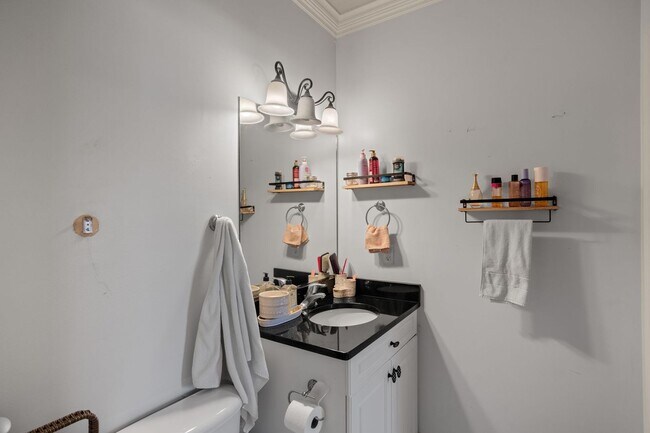 Building Photo - Plainsview Condo | 2 Bed 2 Bath