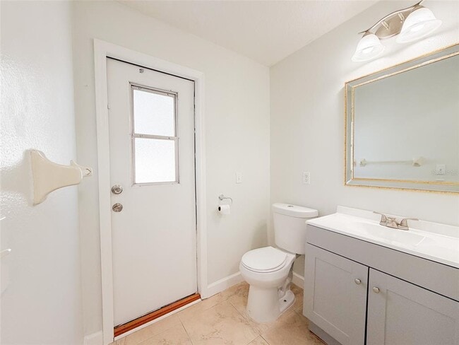 Building Photo - 1300 Carey Glen Cir