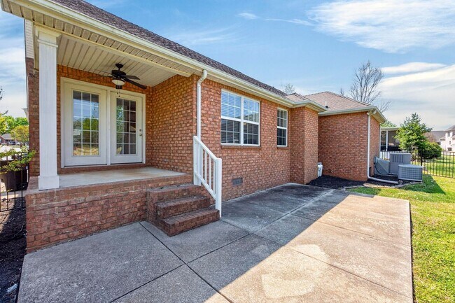 Building Photo - 197 Red Jacket Trce