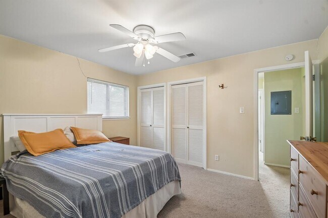 Building Photo - 5409 Hunters Glen