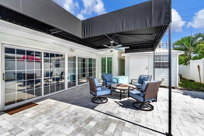 Building Photo - 4450 NE 23rd Ave