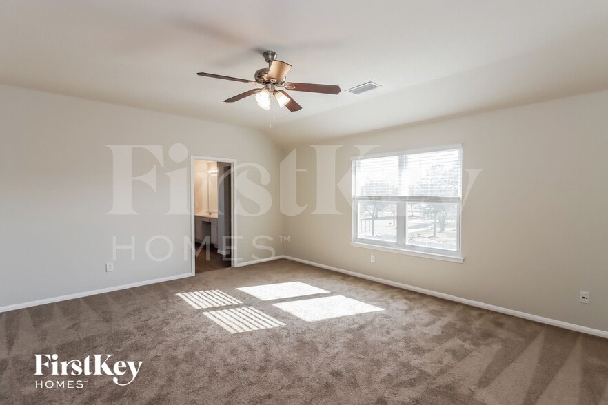 Building Photo - 19211 Sunny Leaf Ln