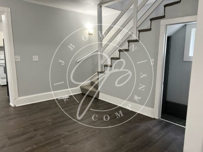 Building Photo - Beautiful 2 bedroom home in West Toledo