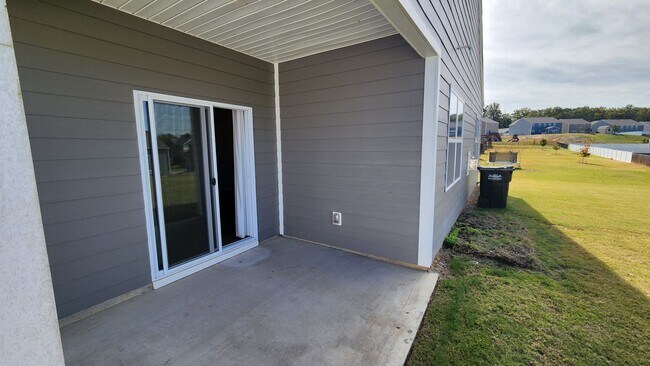 Building Photo - Simpsonville - Howards Park - One Level 4B...