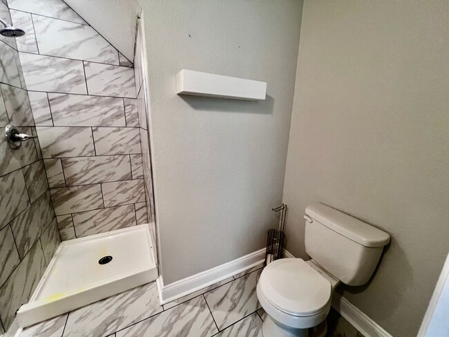 Building Photo - Gorgeous 4 bedroom 3 bath new construction...