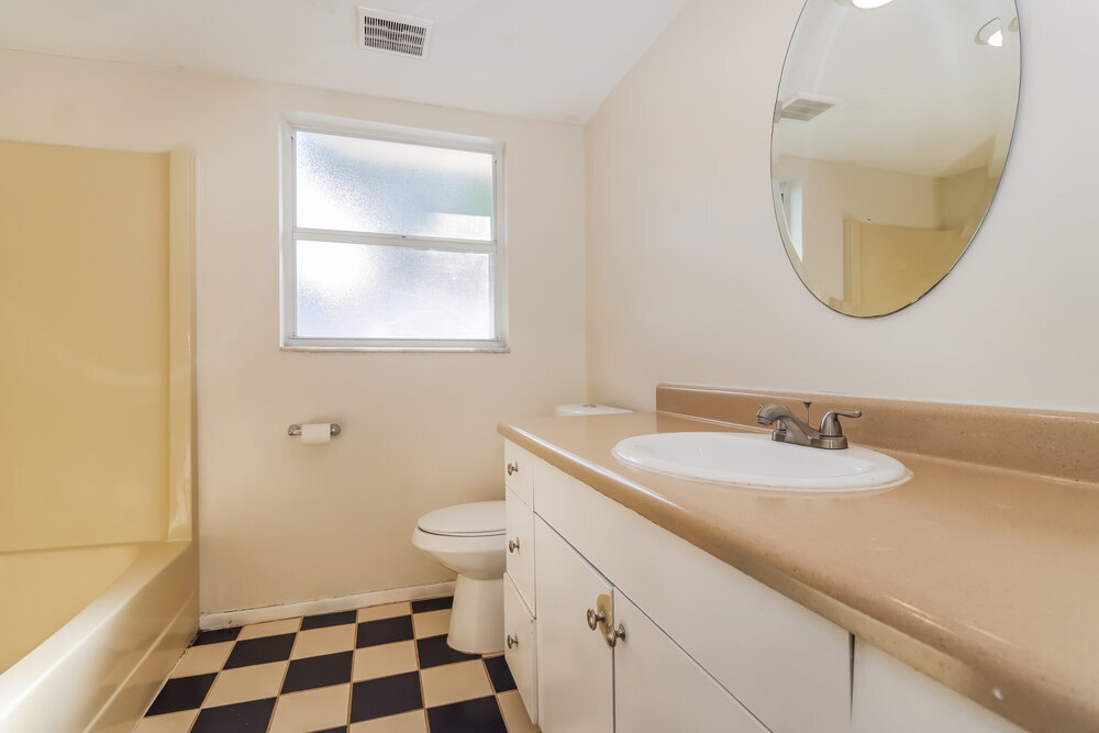 Building Photo - 2335 Timbercrest Cir W