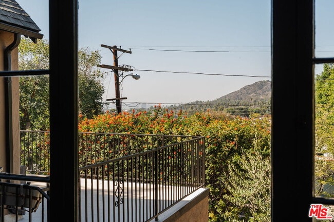 Building Photo - 1428 Holbrook St